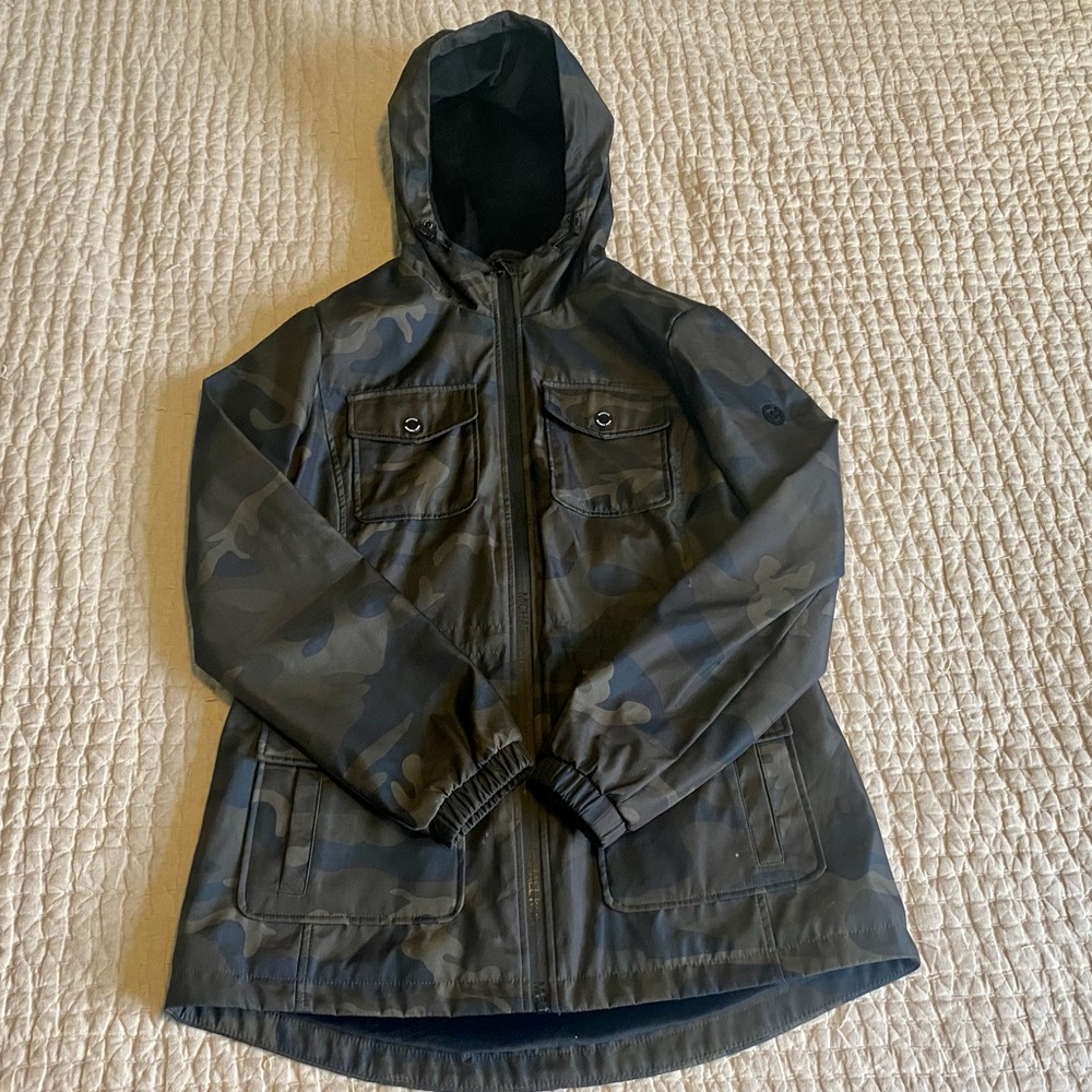 🌟MK🌟Michael Kors waterproof Camo Utility Jacket.